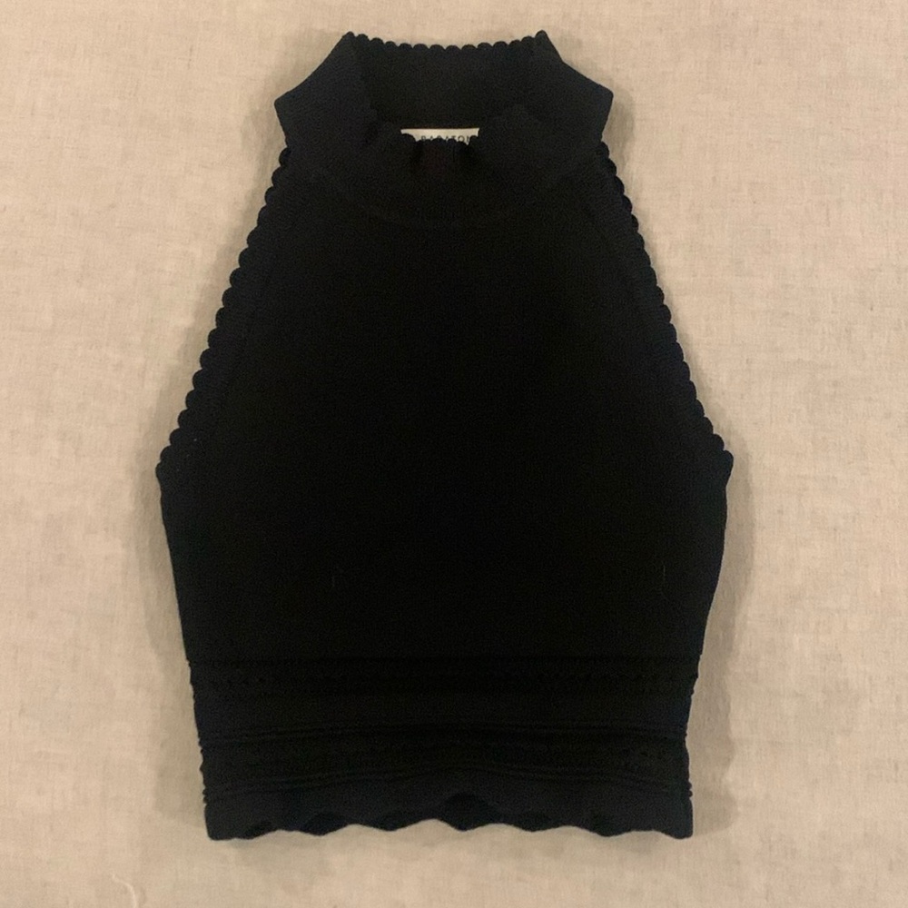 Aritzia stretchy crop top